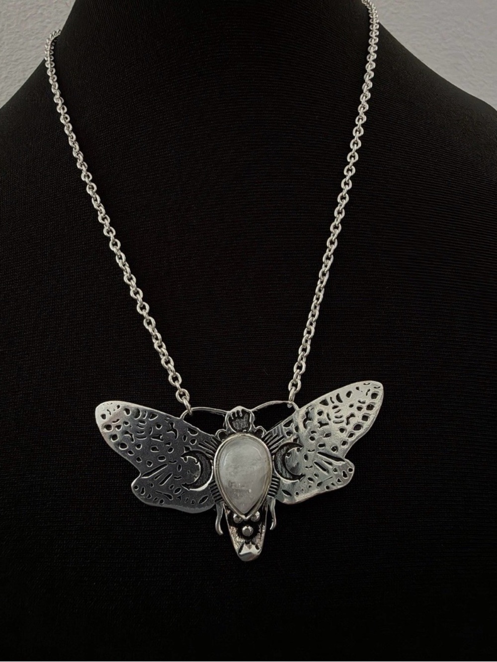 925 Sterling Silver Moonstone Moon Moth Pendant Necklace jewelry - Picture 5 of 10